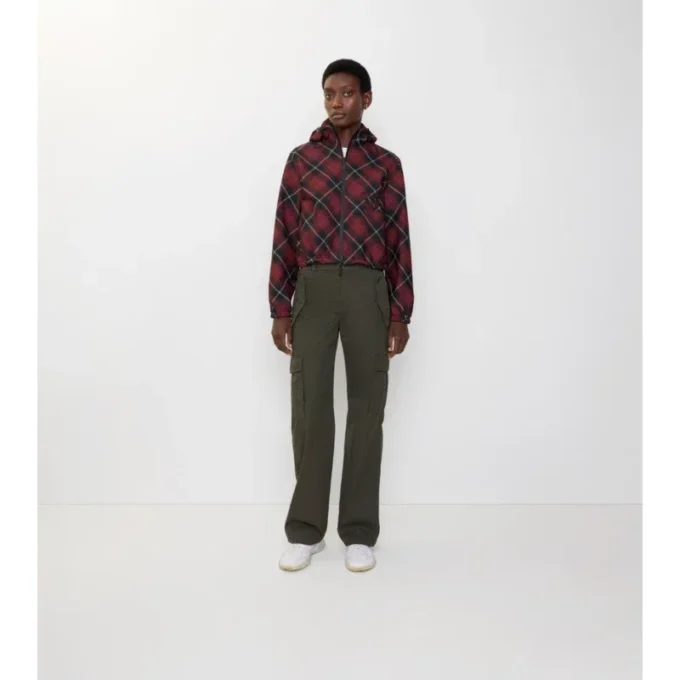 Chaqueta reversible con capucha y estampado de cuadros, de corte corto