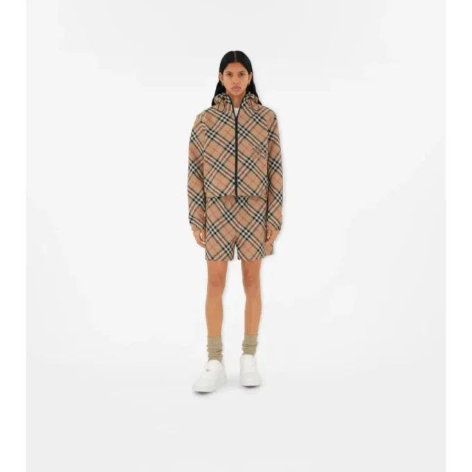 Chaqueta reversible con capucha y estampado de cuadros, de corte corto