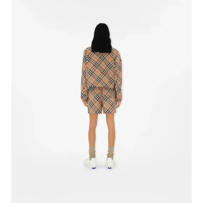 Chaqueta reversible con capucha y estampado de cuadros, de corte corto