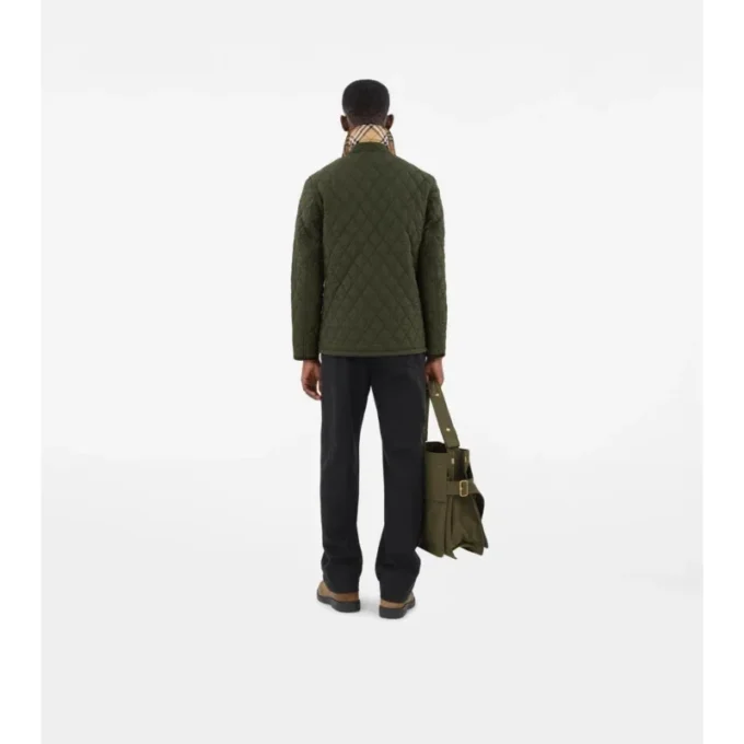 Chaqueta tipo «barn» de nailon acolchado