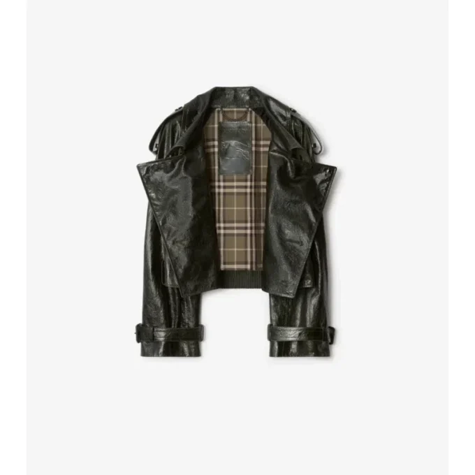 Chaqueta trench corta de cuero repujado