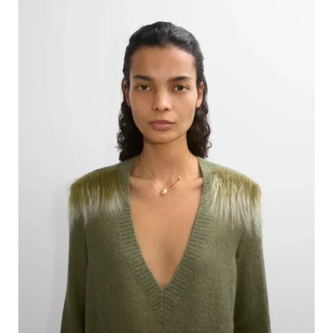 Collar con colgante de escudo de ónix