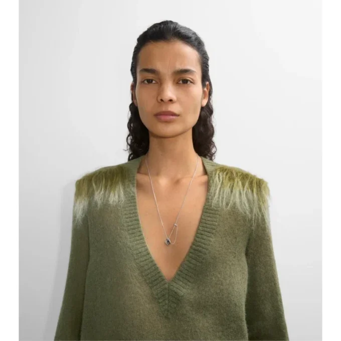 Collar con colgante de escudo de ónix