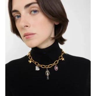 Collar con dijes 