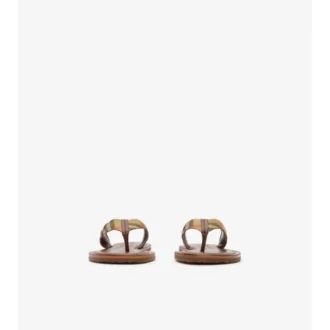 Echa un vistazo a las sandalias Pavilion