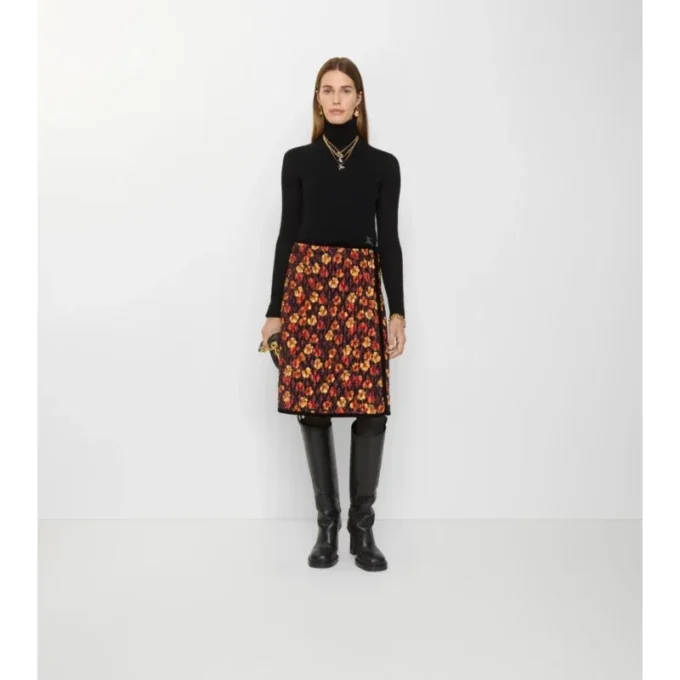 Falda de nailon acolchado con estampado de hojas de geranio