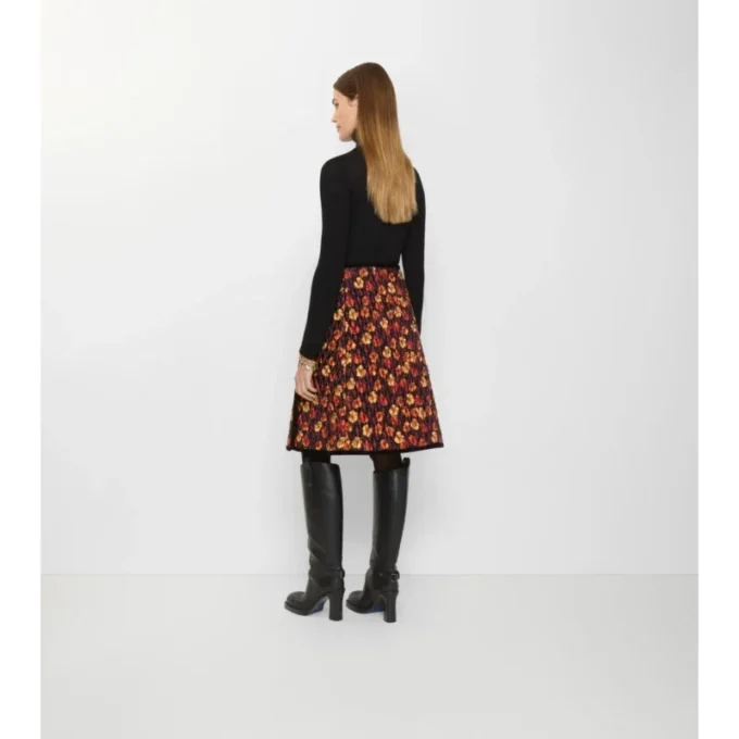 Falda de nailon acolchado con estampado de hojas de geranio