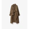 Gabardina con bufanda larga de seda como Trench Coat