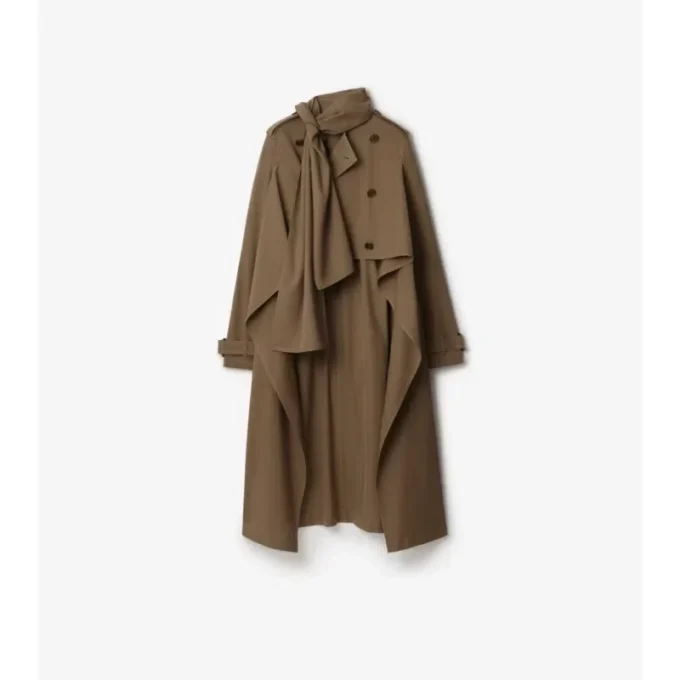 Gabardina con bufanda larga de seda como Trench Coat