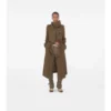 Gabardina con bufanda larga de seda como Trench Coat