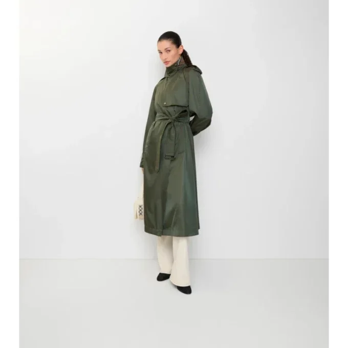 Gabardina larga de nailon con capucha