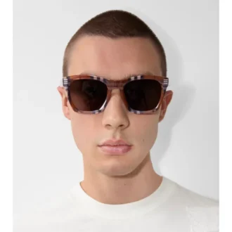Gafas de sol con montura cuadrada