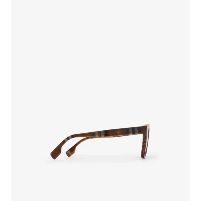 Gafas de sol con montura cuadrada