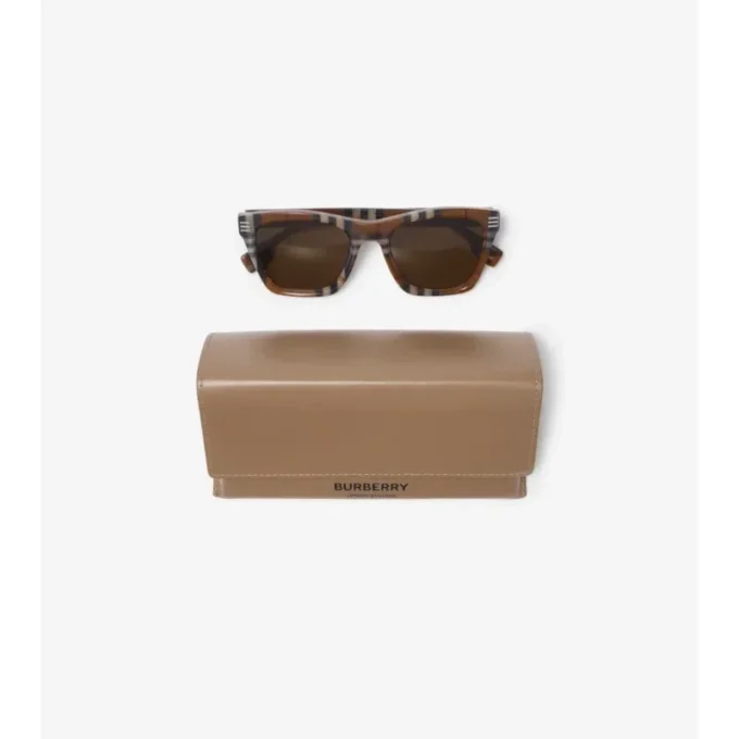Gafas de sol con montura cuadrada