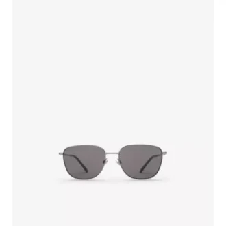 Gafas de sol cuadradas con diseño de cuadros metálicos