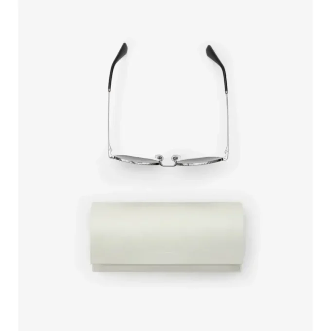 Gafas de sol cuadradas con diseño de cuadros metálicos