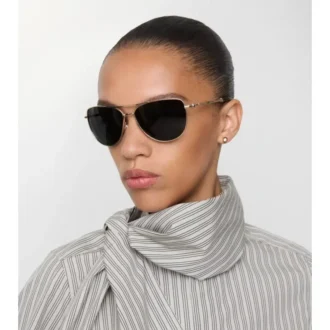 Gafas de sol cuadradas con logotipo metálico