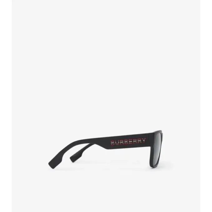 Gafas de sol de montura cuadrada con detalle del logotipo