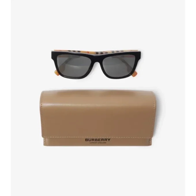 Gafas de sol rectangulares a cuadros
