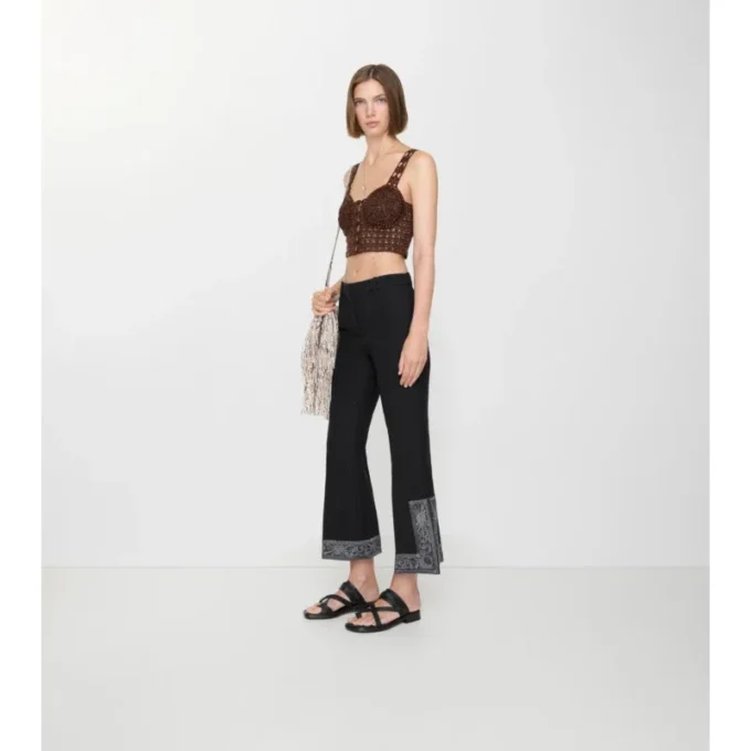 Pantalones acampanados cortos de lana y seda bordados