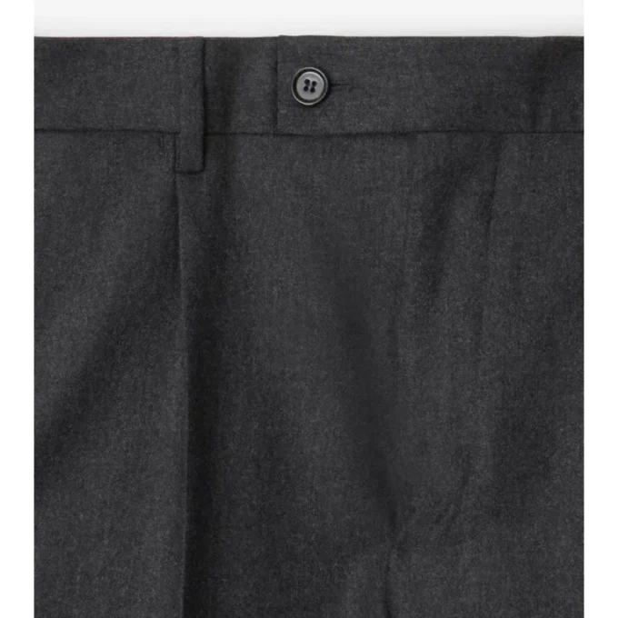 Pantalones entallados de franela de lana