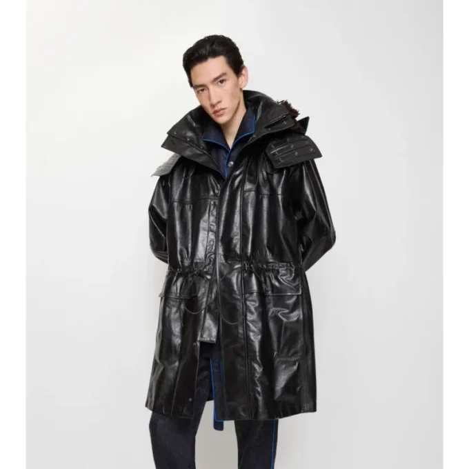 Parka de cuero con ribete de flecos desmontable
