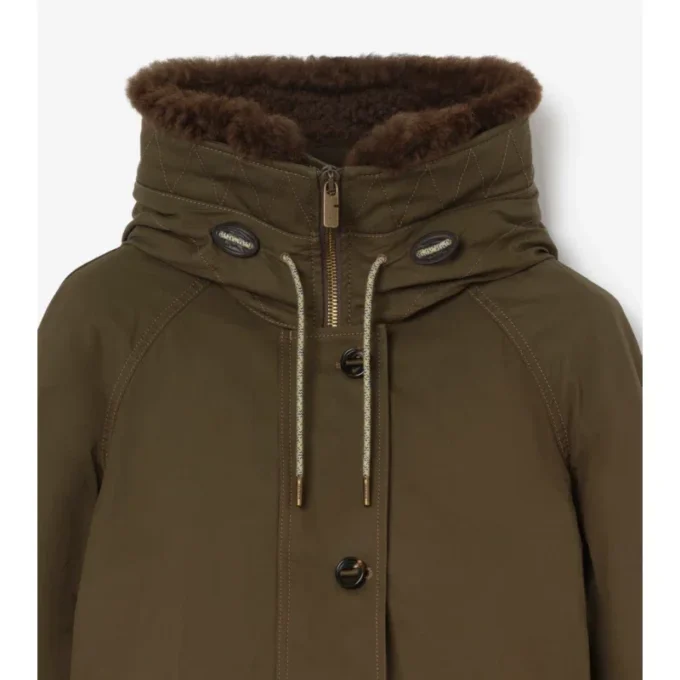 Parka de Gabardine con ribete de piel de oveja