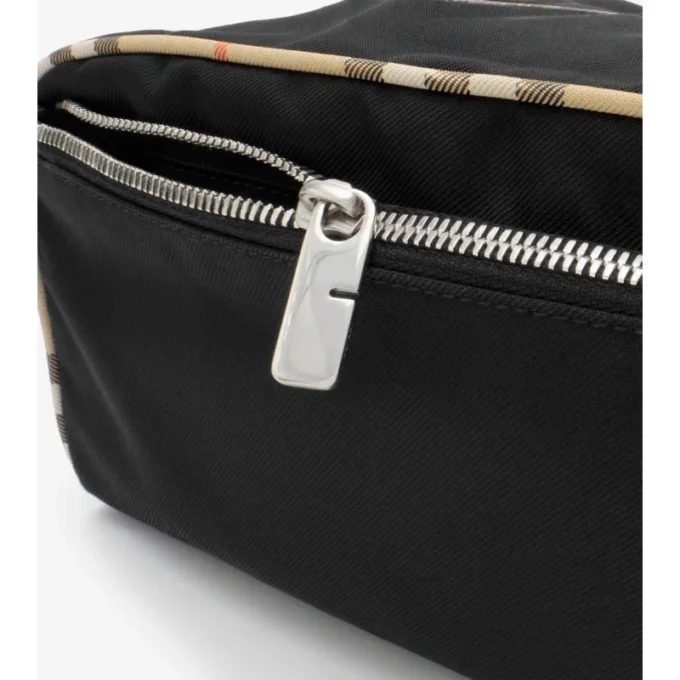 Pochette de voyage avec un ribet de tableaux grands
