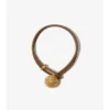 Pulsera de piel con granulado en forma de cuadros 
