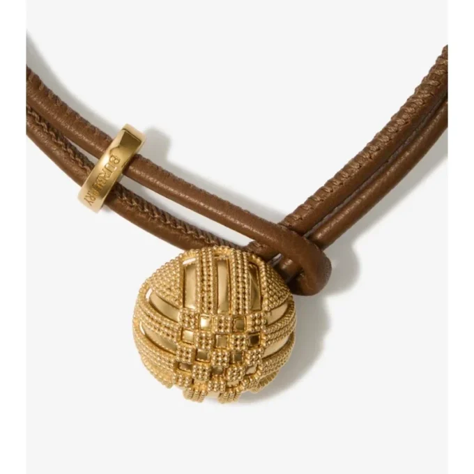 Pulsera de piel con granulado en forma de cuadros 