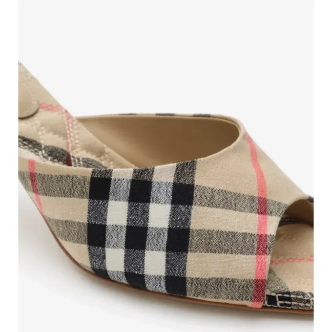 Sandalias bajas Check Mews 