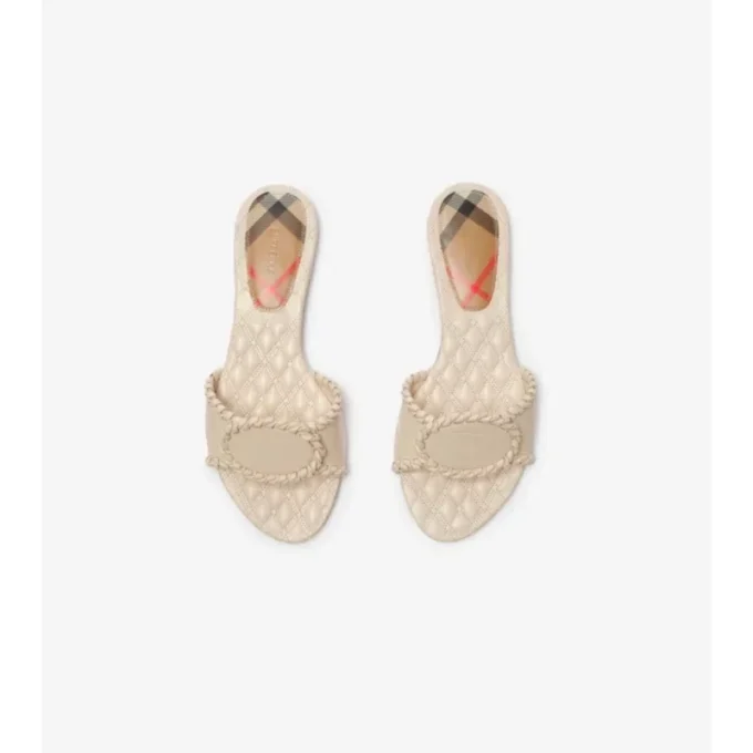 Sandalias de cuero con sello del caballero