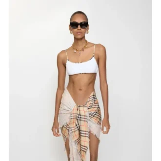 Top de bikini con ribete a cuadros