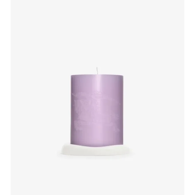 Vela de rosa y flor de violeta
