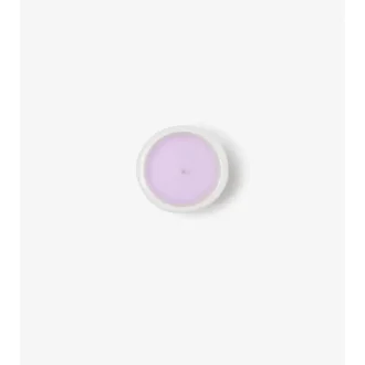 Vela pequeña con aroma a rosa y violeta