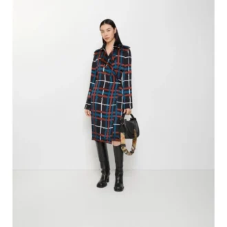 Vestido tipo gabardina de viscosa con estampado de cuadros y cinturón