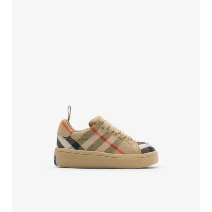 Zapatillas con estampado de cuadros