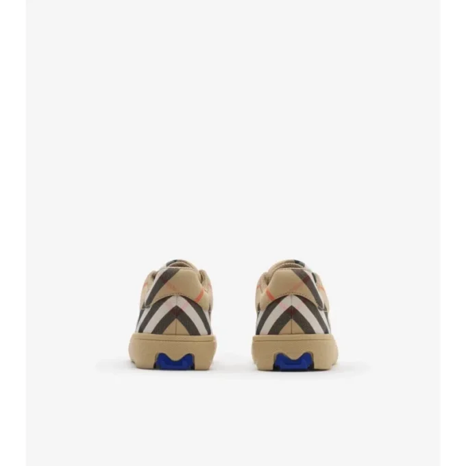 Zapatillas con estampado de cuadros