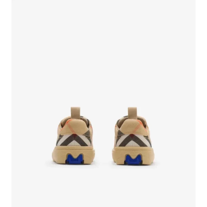 Zapatillas con estampado de cuadros