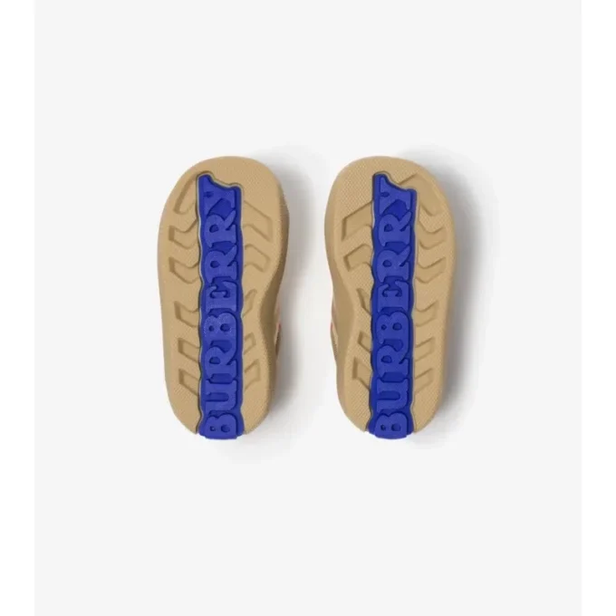 Zapatillas con estampado de cuadros