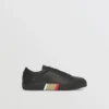 Zapatillas de cuero con detalle de rayas