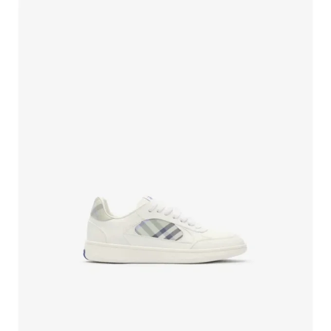 Zapatillas de piel y estampado de cuadros 