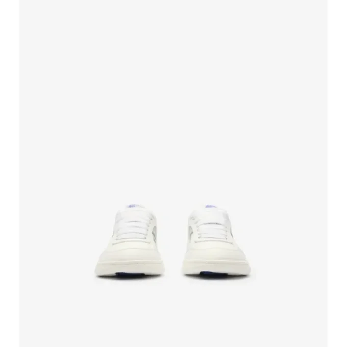 Zapatillas de piel y estampado de cuadros 