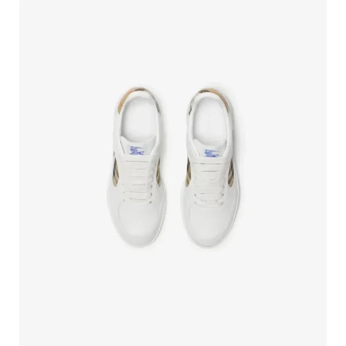 Zapatillas de piel y estampado de cuadros 