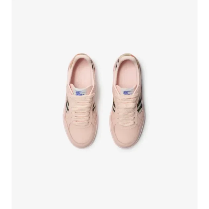 Zapatillas de piel y estampado de cuadros 