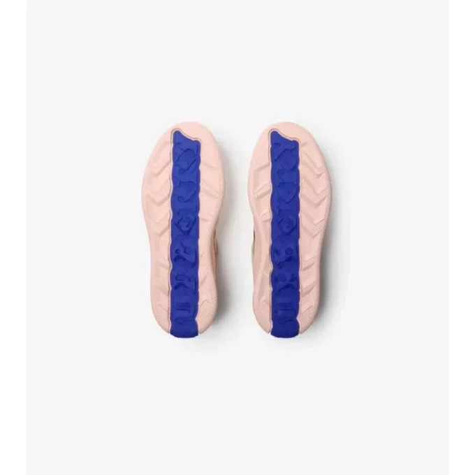Zapatillas de piel y estampado de cuadros 