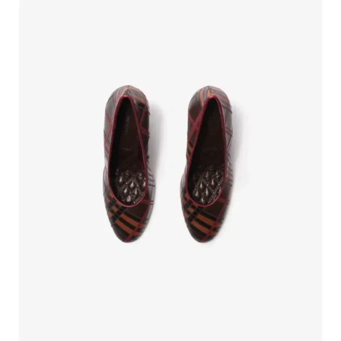 Zapatos de salón de piel con estampado de cuadros