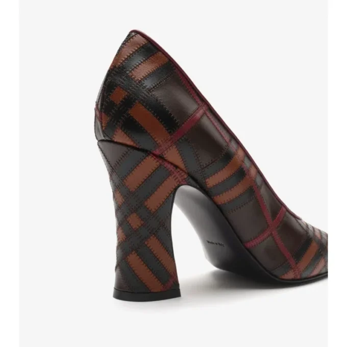 Zapatos de salón de piel con estampado de cuadros